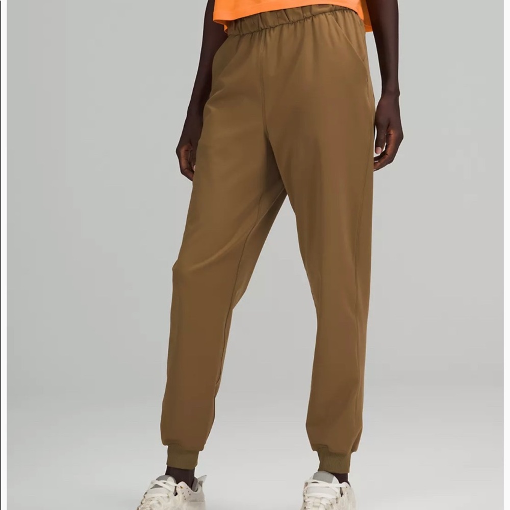 ✨ NWOT ✨ lululemon Stretch High Rise Jogger • size 8